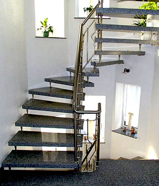 Offene gewendelte Treppe Granit